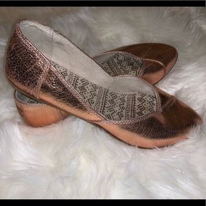 Toms Gold Foil Flats